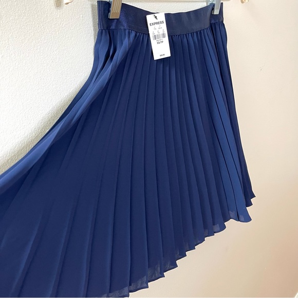 NWT Express navy blue pleated skirt Size XS - Picture 3 of 7